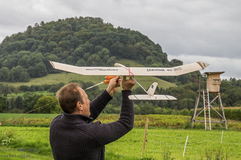 Planeur Lilienthal 40 1190mm à construire Aeronaut Planeurs